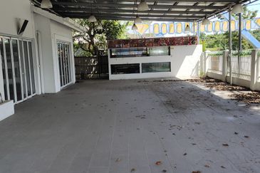 KK roadside shoplot office chainstore commercial & parkings