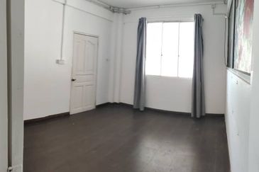 KK roadside shoplot office chainstore commercial & parkings