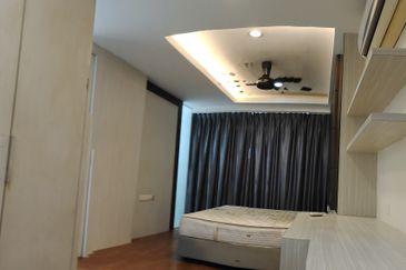 PELAGOS DESIGNER SUITES @ WATERFRONT