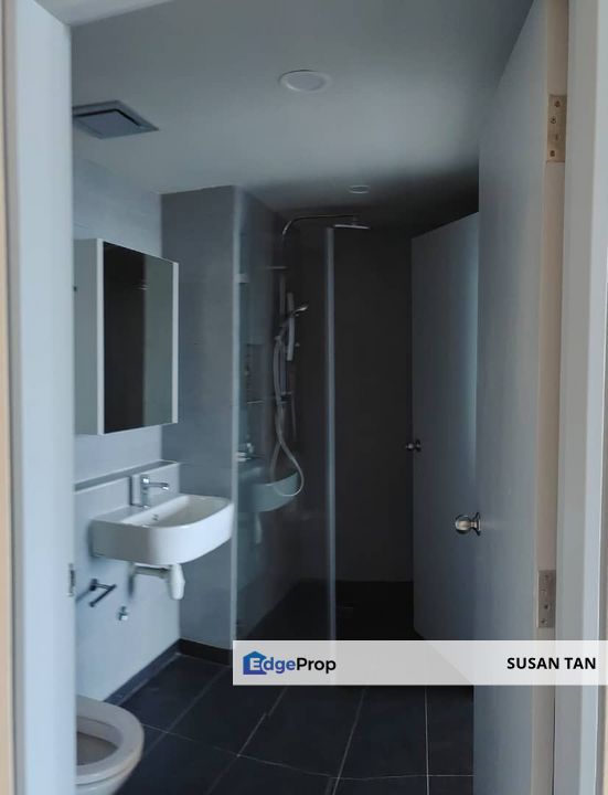 Jesselton Quay ( JQ ), sea view, airbnb allowed seaview unit KK centre, Sabah, Kota Kinabalu