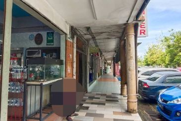 Shoplot 2storey sale Taman Indah Permai
