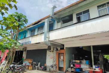 Shoplot 2storey sale Taman Indah Permai