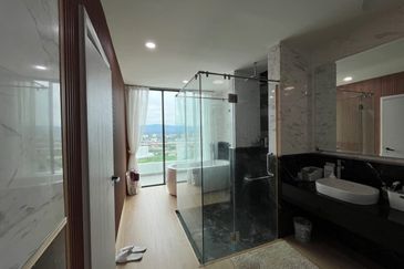 The Peak Vista (Likas)