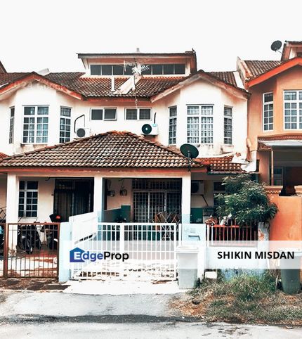Facing Open Double Storey Terrace Bandar Rinching Seksyen 6 Semenyih, Selangor, Semenyih