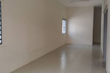 Taman Sekiah Makmur Behrang Perak terrace for sale