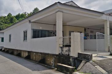 Taman Sekiah Makmur Behrang Perak terrace for sale
