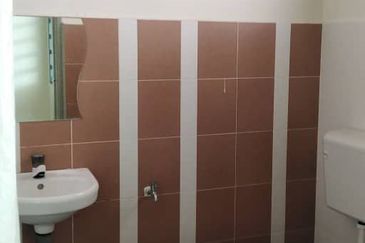 Taman Sekiah Makmur Behrang Perak terrace for sale