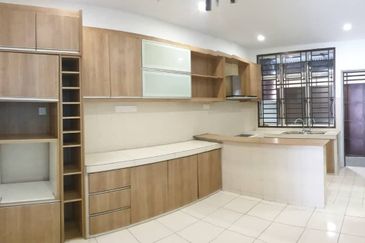 Jalan Kerongsang 6 Bandar Puteri Klang for sale