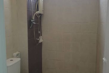 Jalan Kerongsang 6 Bandar Puteri Klang for sale