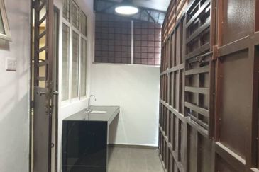 Jalan Kerongsang 6 Bandar Puteri Klang for sale