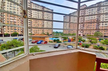 Pangsapuri Damai, Subang Bestari