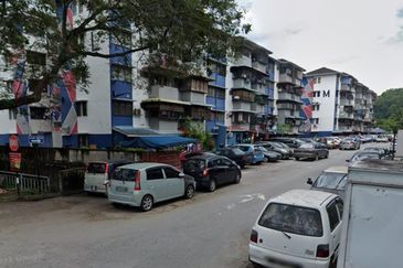 Flat Pinggiran Batu Caves Non-Bumi Low lavel unit 