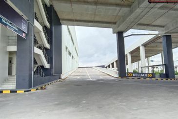 Multi Level Warehouse Shah Alam Seksyen 33 For Rent