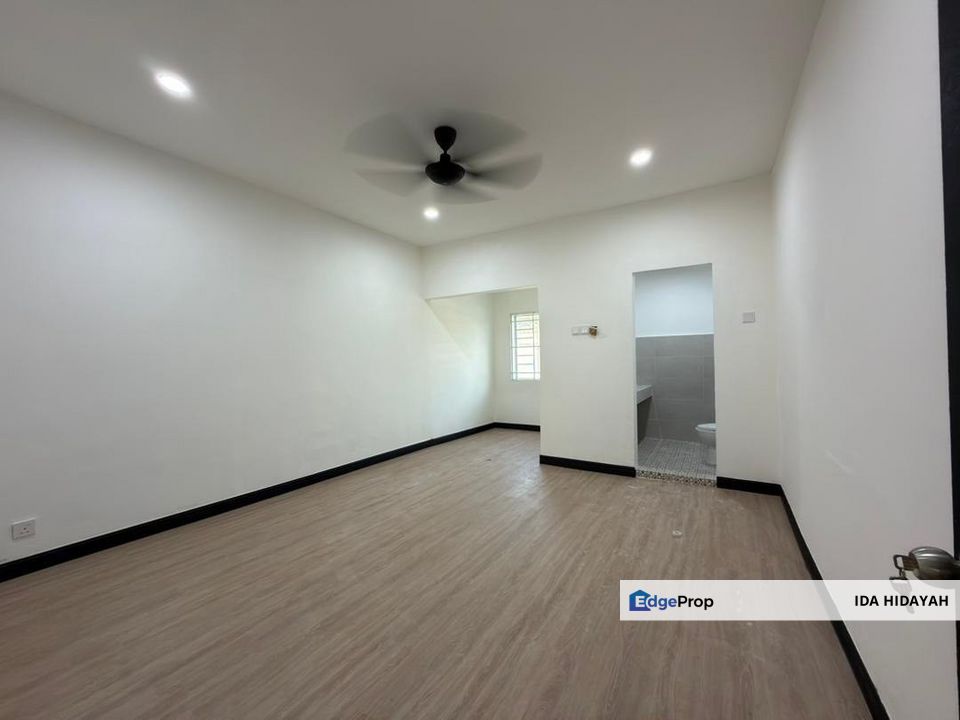 Seksyen 4 Shah Alam Renovated Facing Open, Selangor, Shah Alam