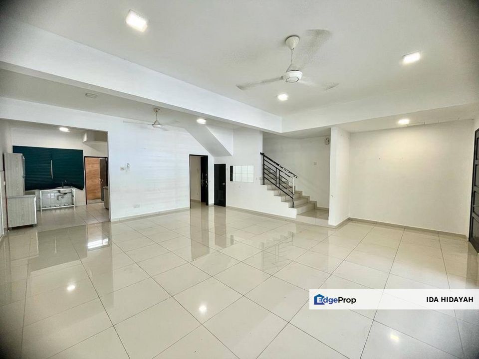 DOUBLE STOREY LINK HOUSE COLLARIS U11 Bukit Bandaraya Shah Alam FOR SALE, Selangor, Shah Alam
