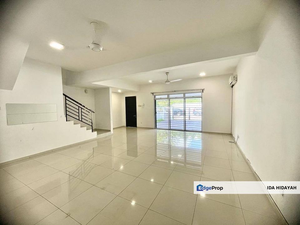 DOUBLE STOREY LINK HOUSE COLLARIS U11 Bukit Bandaraya Shah Alam FOR SALE, Selangor, Shah Alam