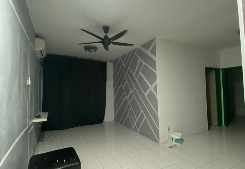 Vista Pinggiran, Taman Pinggiran Putra