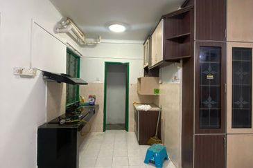 Vista Pinggiran, Taman Pinggiran Putra