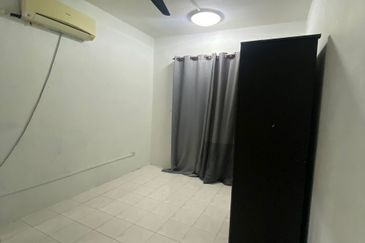 Vista Pinggiran, Taman Pinggiran Putra