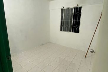 Vista Pinggiran, Taman Pinggiran Putra