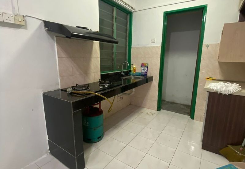 Vista Pinggiran, Taman Pinggiran Putra