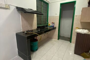 Vista Pinggiran, Taman Pinggiran Putra