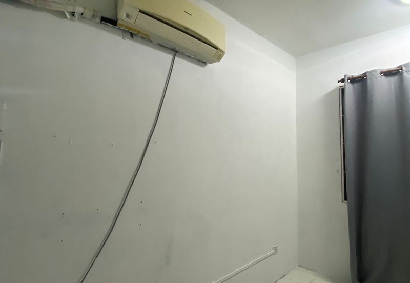 Vista Pinggiran, Taman Pinggiran Putra