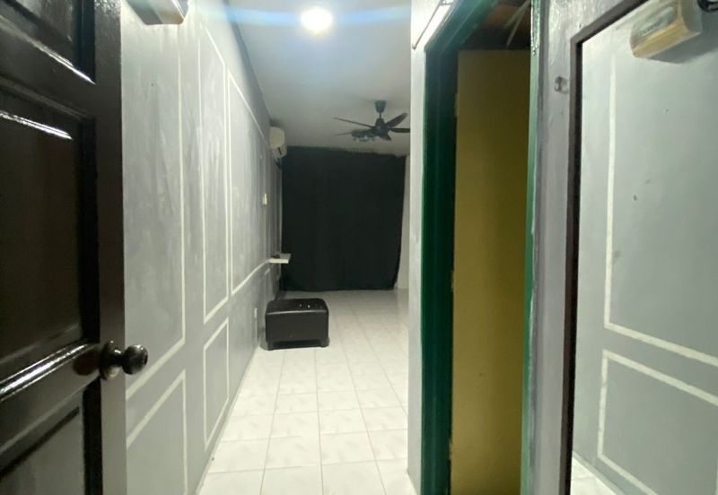 Vista Pinggiran, Taman Pinggiran Putra