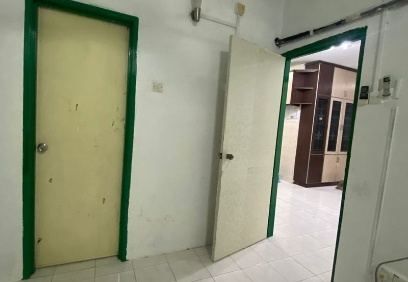 Vista Pinggiran, Taman Pinggiran Putra