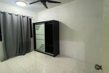 Vista Pinggiran, Taman Pinggiran Putra