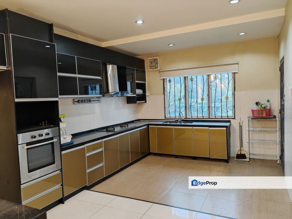 Extended Suria Tropika 2 Storey Terrace, Serdang, Selangor, Serdang