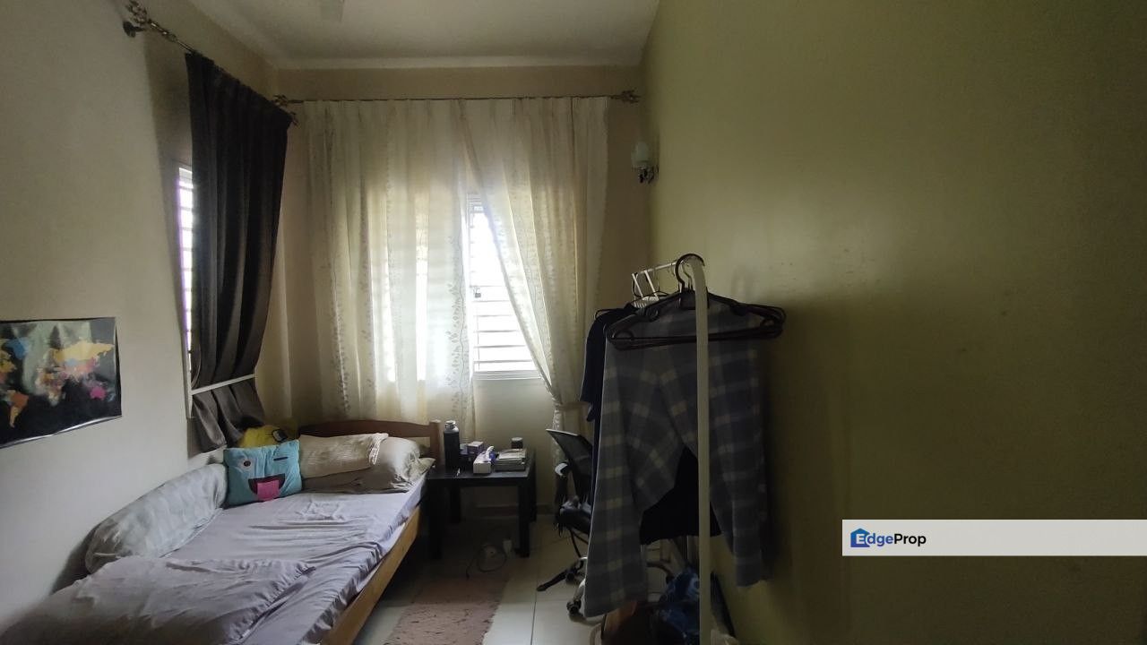 Selling Cheap Baiduri Courts, Bukit Puchong 2, Selangor, Puchong