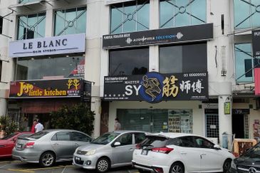 First floor shop office Bandar Puteri Puchong