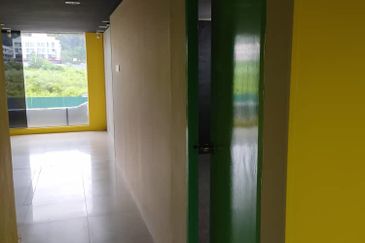 First floor shop office Bandar Puteri Puchong