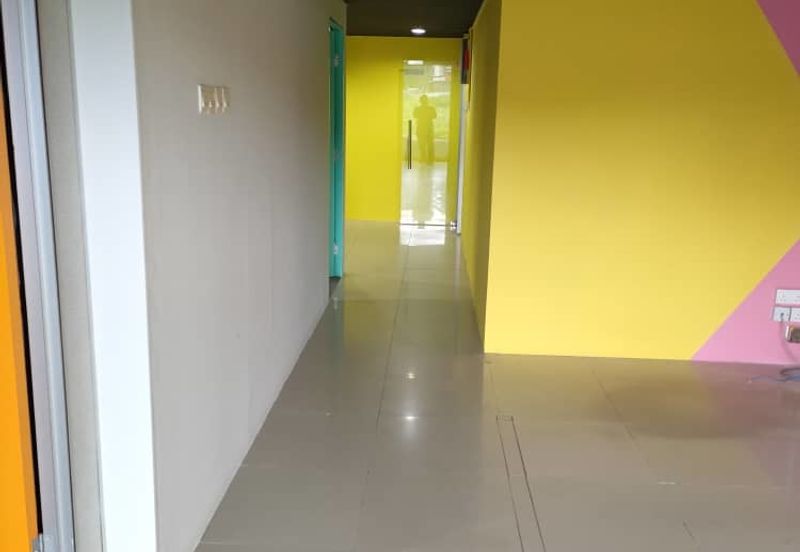 First floor shop office Bandar Puteri Puchong