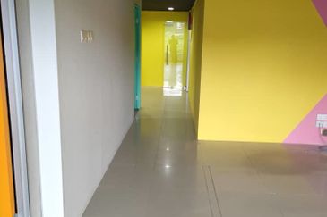 First floor shop office Bandar Puteri Puchong