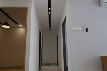 Aurora Residence @ Lake Side City