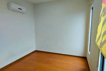 Zefer Hill Residence