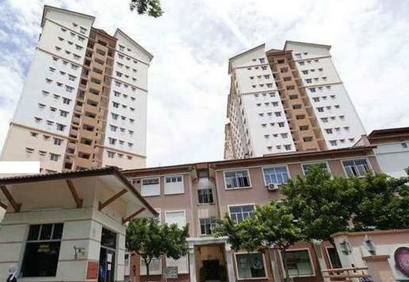 Puteri Bayu Apartment