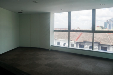 Taipan Business Centre, USJ 10