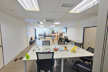 Taipan Business Centre, USJ 10