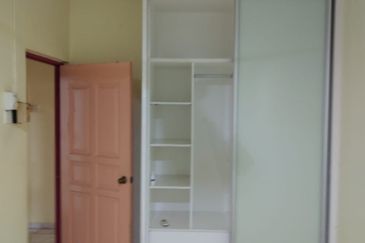 Endah Regal Condominium