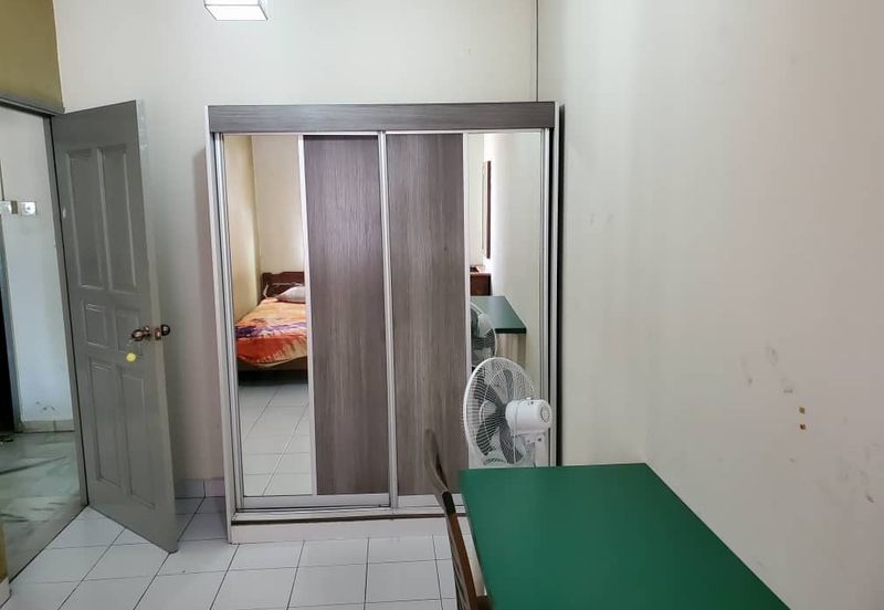 Endah Regal Condominium