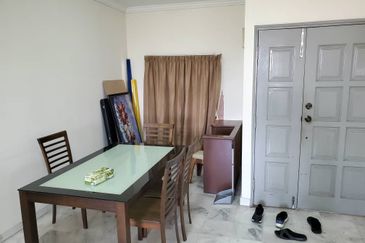 Endah Regal Condominium