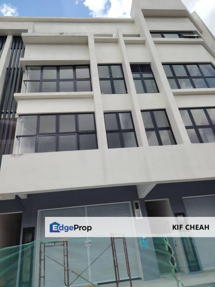 First Floor Shop Office Dataran Puchong Utama, Selangor, Puchong