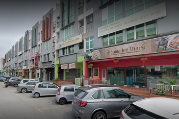 Freehold 4 storey Shop Office Bandar Puteri Puchong