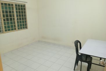 D Cahaya Apartment, Bandar Puchong Jaya