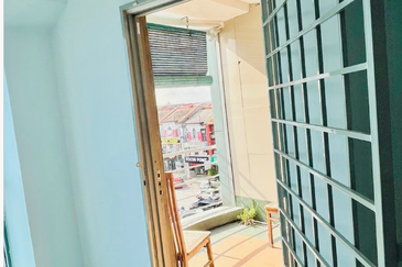 Taipan Business Centre, USJ 10