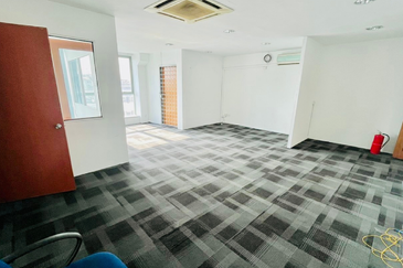 Taipan Business Centre, USJ 10