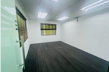 Taipan Business Centre, USJ 10